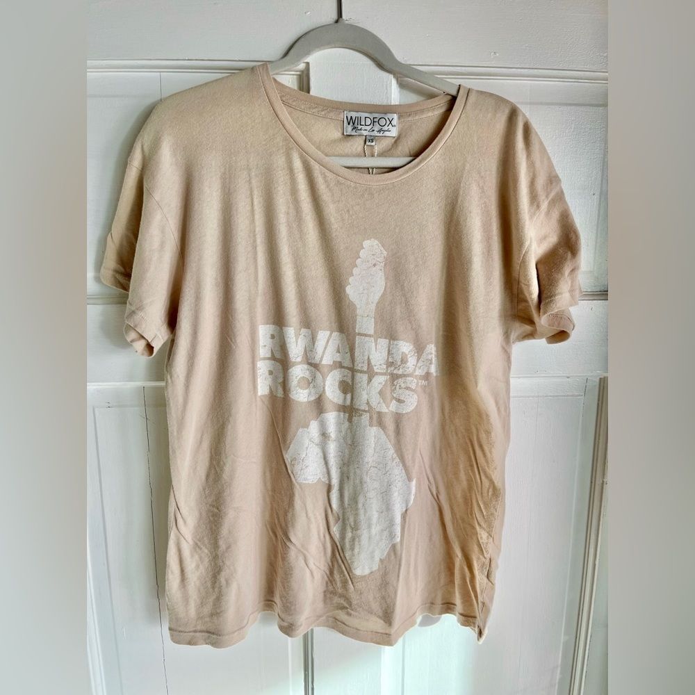 Nwt Wildfox Rwanda rocks guitar tan printed tshirt